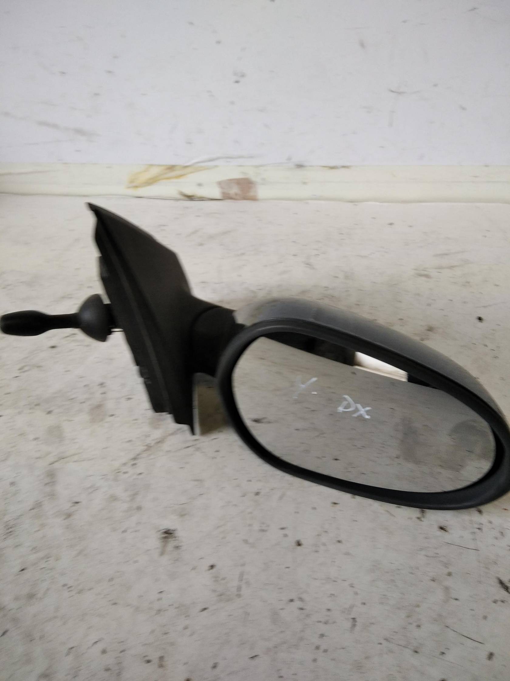 Retrovisore est. dx.